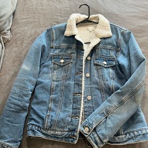 Trucker jean jacket with Sherpa lining M